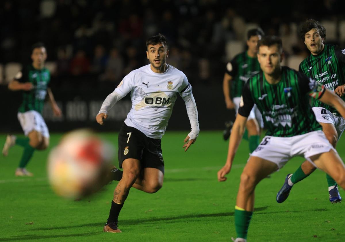 Los irundarras vienen de ganar por 4-2 al Sestao River y son undécimos en la clasificación.