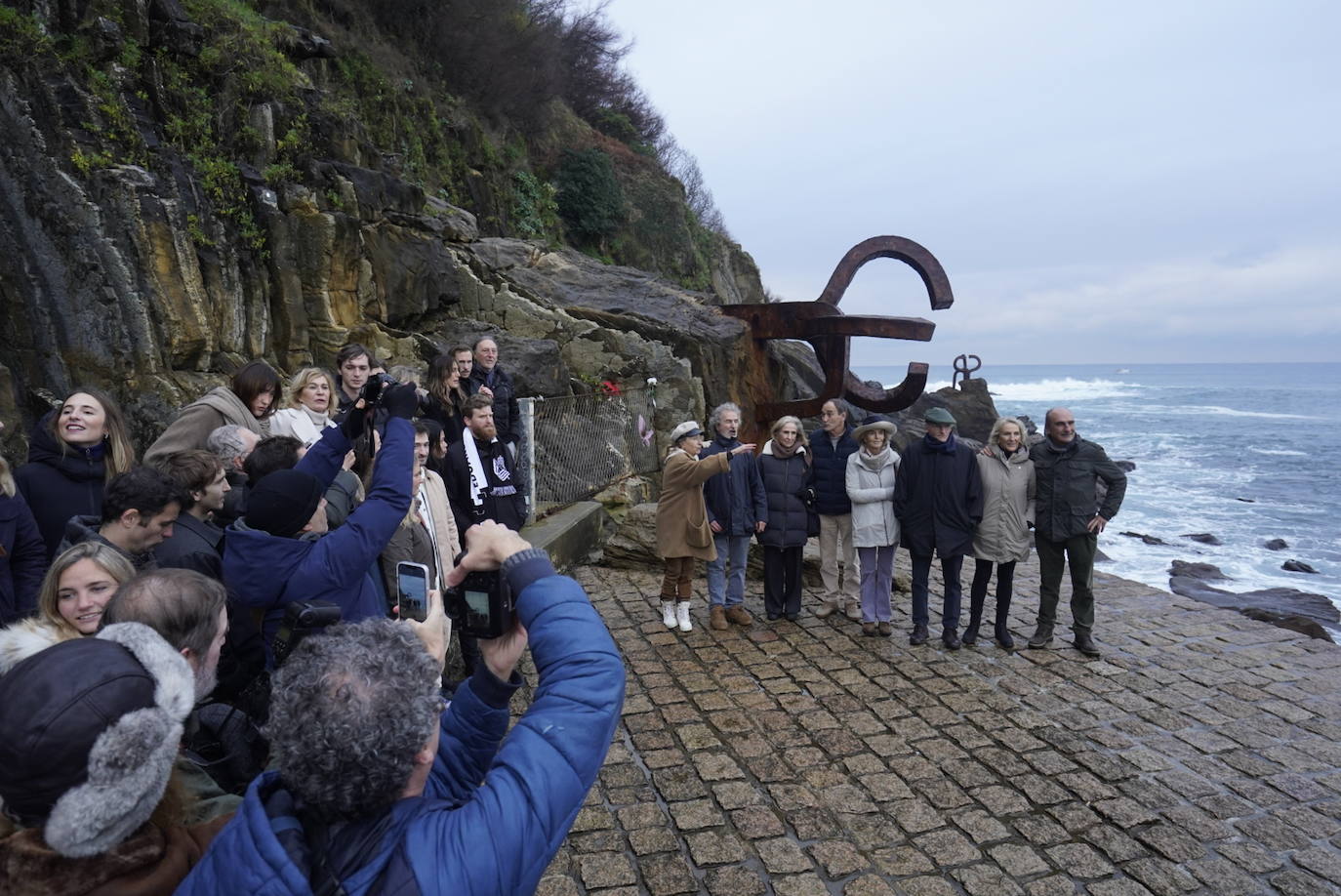 Homenaje de la familia Chillida en el Peine del Viento
