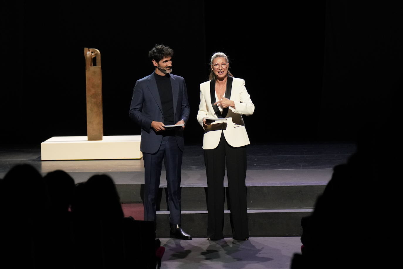 Homenaje a Chillida en el Victoria Eugenia