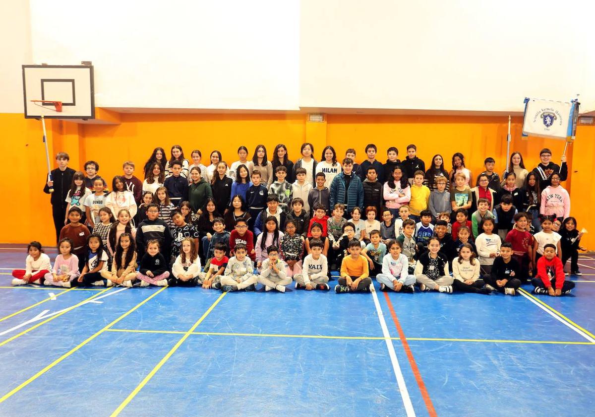 Alumnos del colegio Scientia Karmelo que participarán en la Tamborrada Infantil 2024