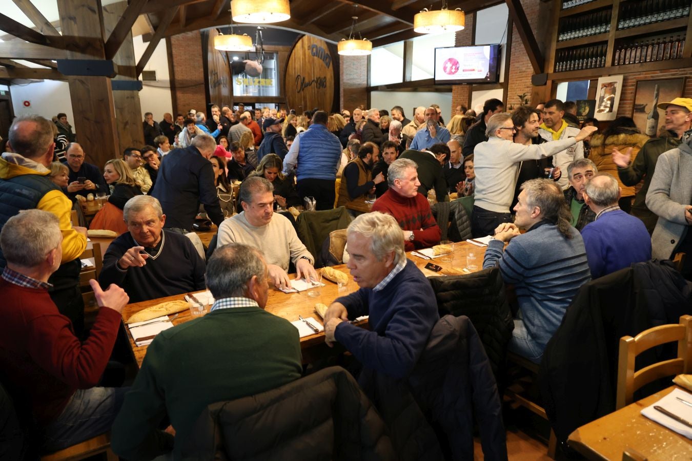 Iker Casillas y Luis Miguel Arconada abren la temporada sidrera