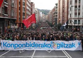 Miles de personas piden en Bilbao la excarcelación de los presos de ETA tras el fin de la dispersión