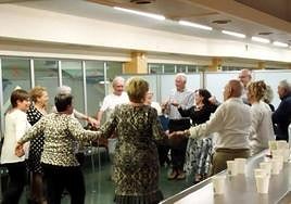 Una de las sesiones que se llevó a cabo en 2023, entonces en el bar del polideportivo de Galtzaraborda.