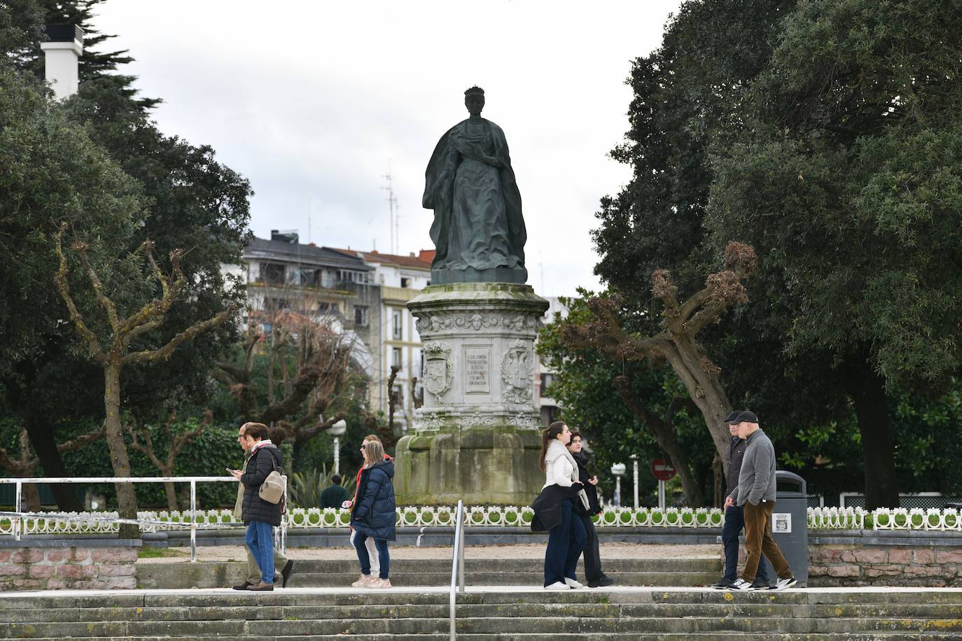 Mañana de nubes y temperaturas altas en San Sebastián