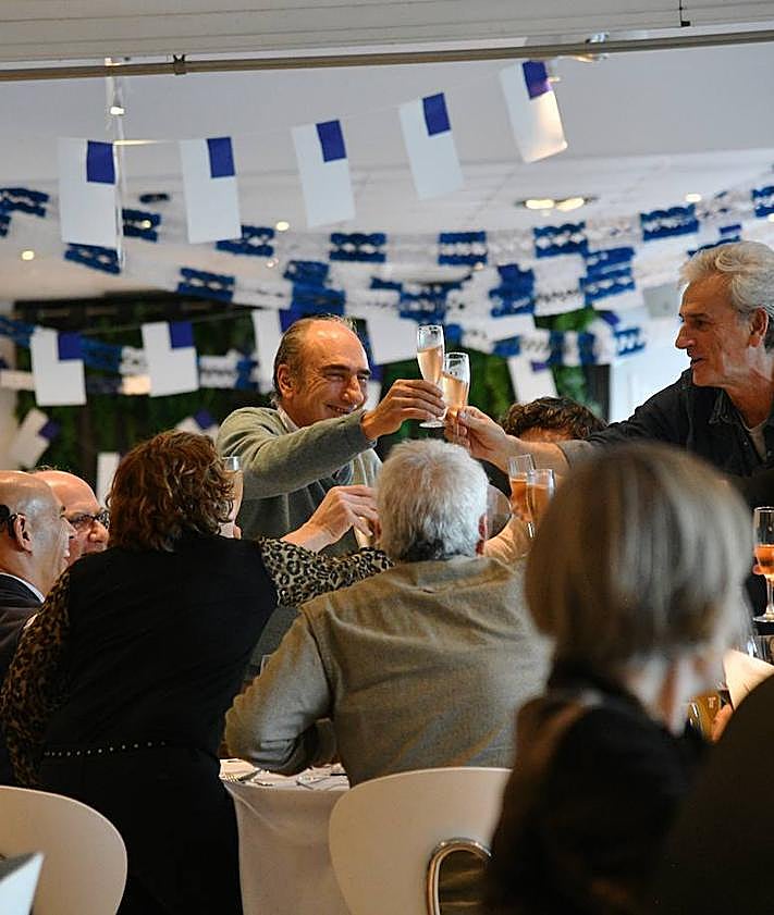 Imagen secundaria 2 - «Gracias por creer siempre en nosotros, Isabel»