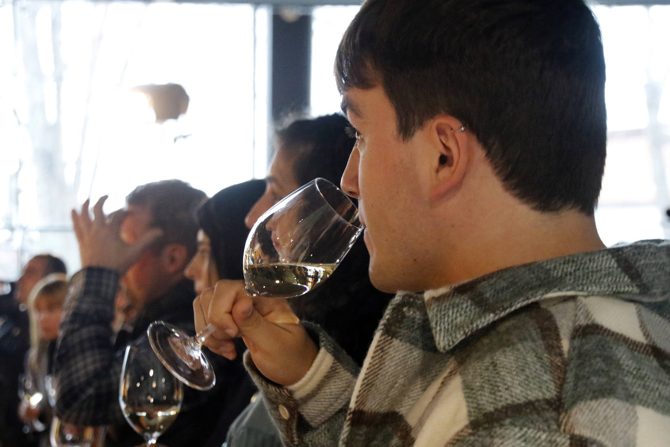 Nueva cosecha del txakoli de Getaria