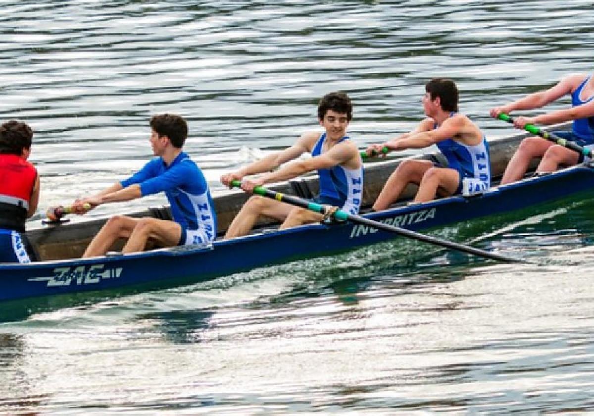 Mutilen batela larunbateko estropadan.