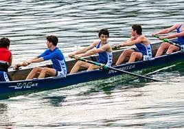 Mutilen batela larunbateko estropadan.