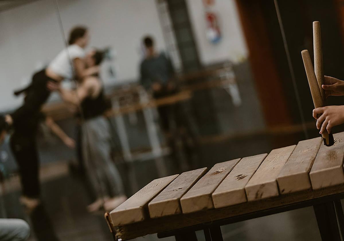 Imagen principal - Kukai se alía en &#039;Txalaparta&#039; con el coreógrafo Jesús Rubio Gamo para dar «un paso más allá»