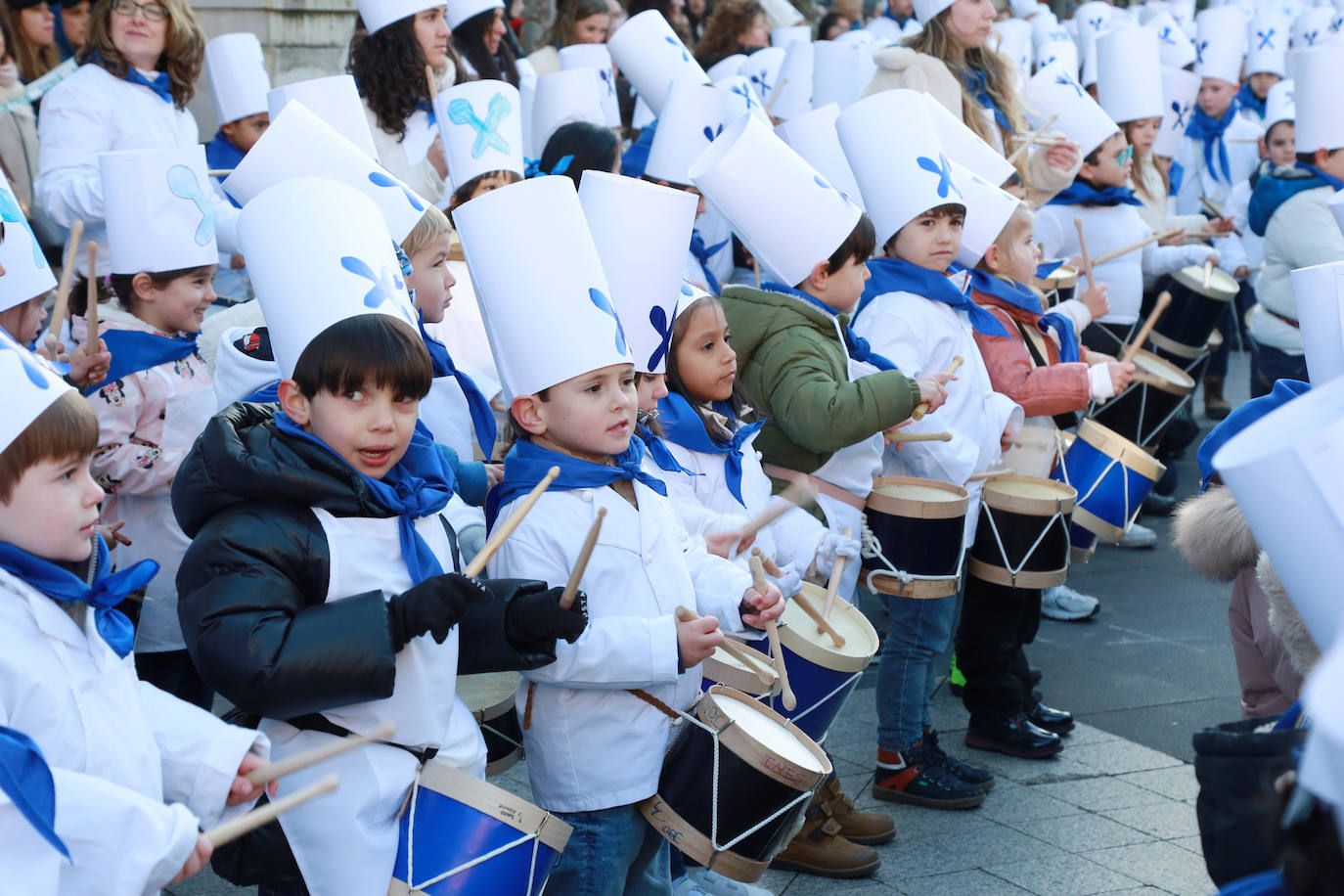 Los txikis de Santa Teresa Ikastetxea, Larramendi y Jesuitinas calientan motores