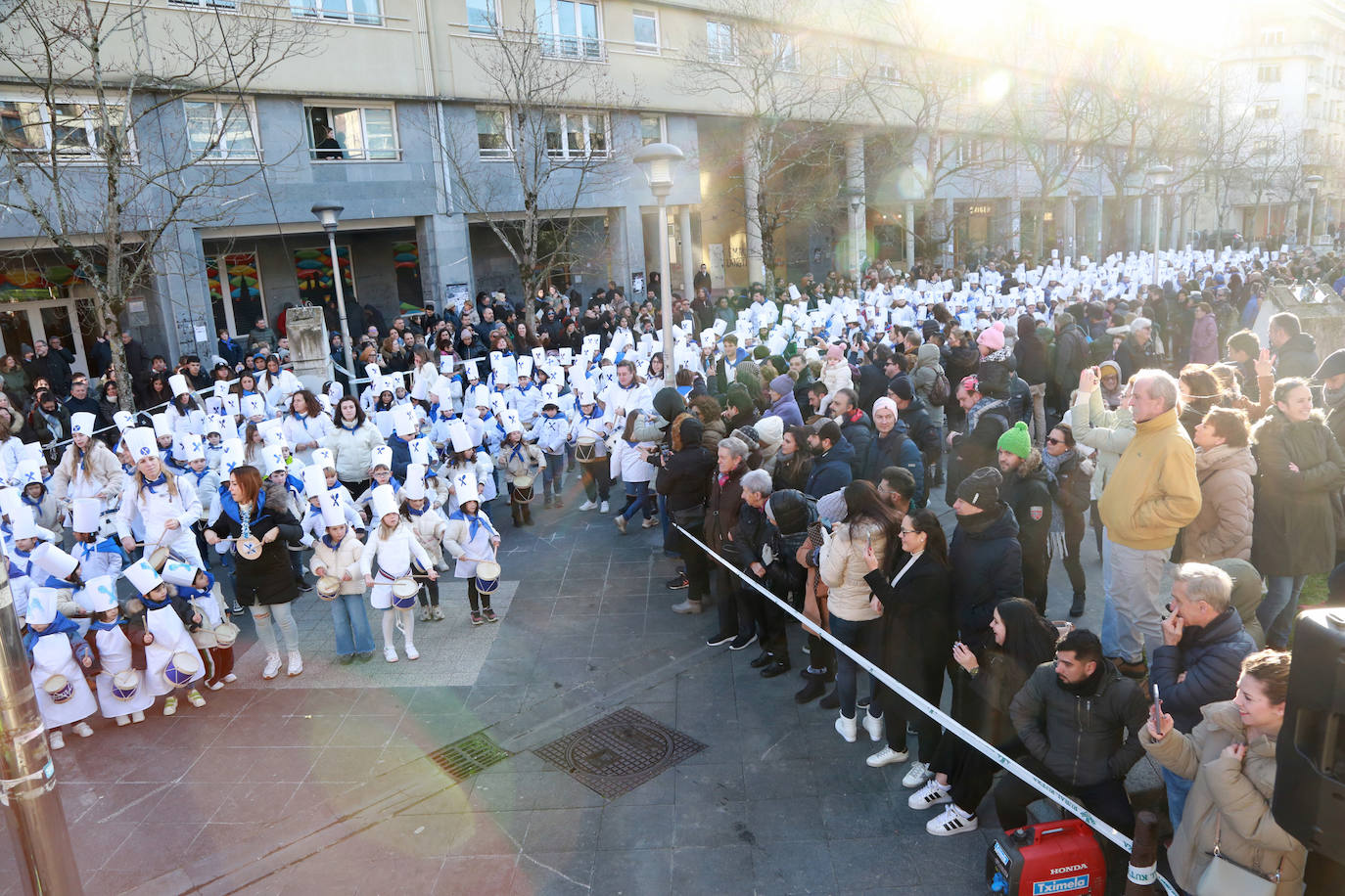 Los txikis de Santa Teresa Ikastetxea, Larramendi y Jesuitinas calientan motores