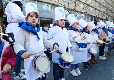 Los txikis de Santa Teresa Ikastetxea, Larramendi y Jesuitinas calientan motores