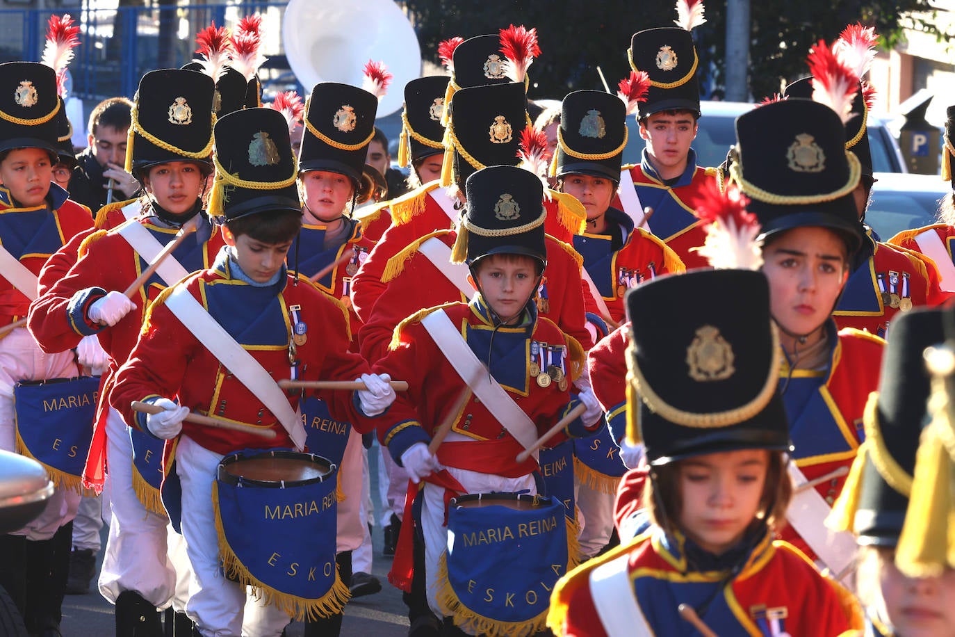 La compañía Parroquia María Reina-Egiako Tolosarrak alegra las calles
