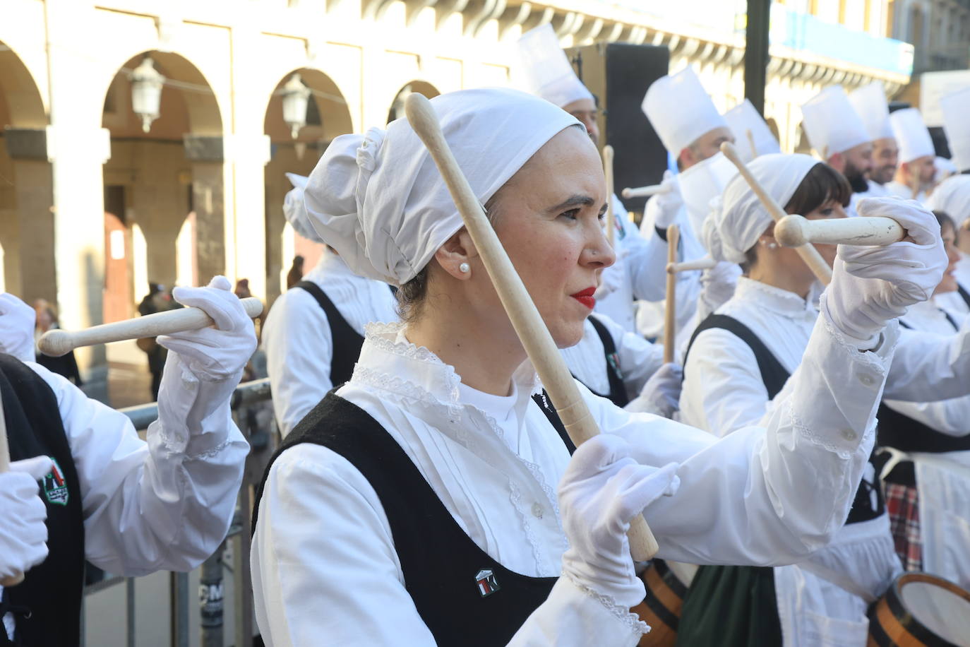 Kale Lagunak recorre las calles de la Parte Vieja