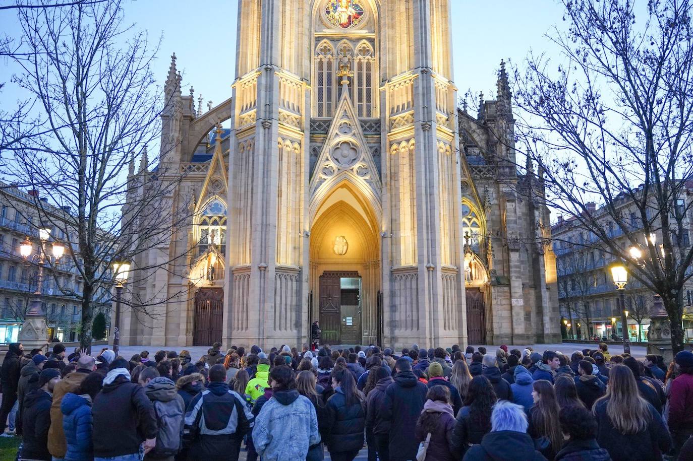 Protesta de Gazte Asanblada de Zestoa en la iglesia