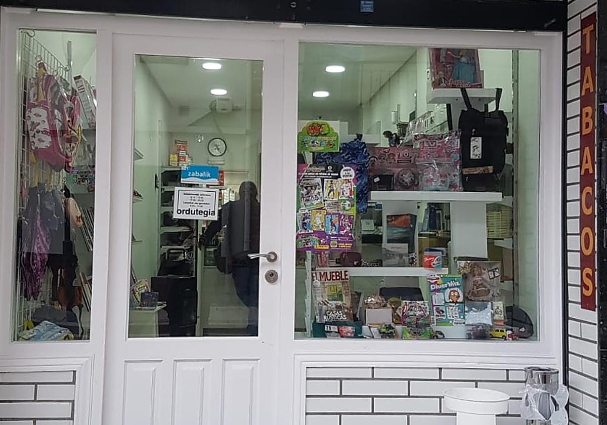 El estanco de la calle Eusko Gudariak 23 de Orio donde se produjo el atraco este pasado sábado.