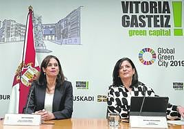 La alcaldesa de Vitoria, Maider Etxebarria, y la portavoz del PNV en el ayuntamiento, Beatriz Artolazabal, presentaron el acuerdo.