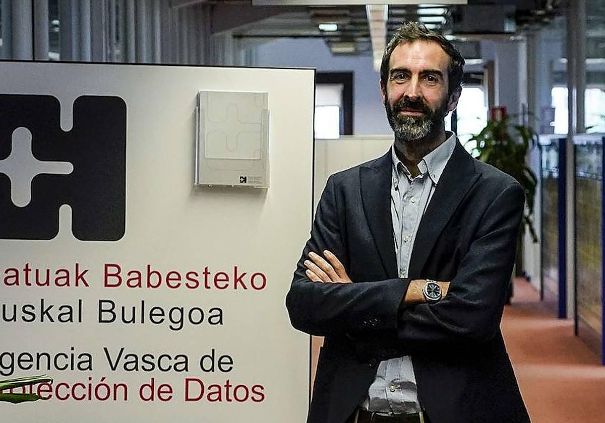 Unai Aberasturi, en la sede de la Autoridad Vasca de Protección de Datos.