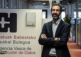 Unai Aberasturi, en la sede de la Autoridad Vasca de Protección de Datos.