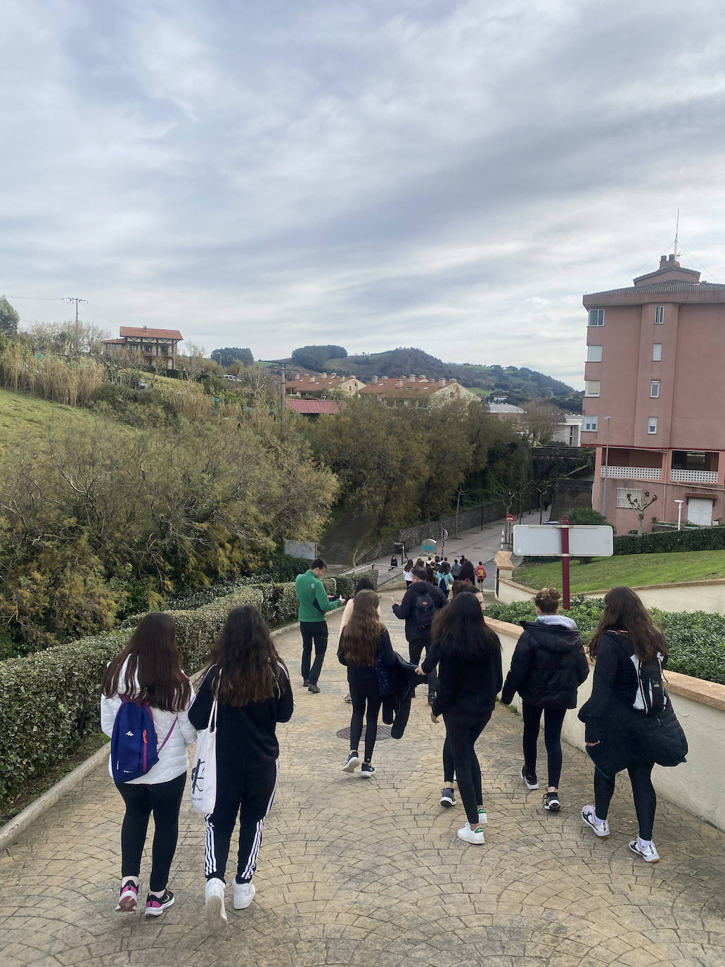 Oianguren institutuko DBH4ko ikasleak ezagutu