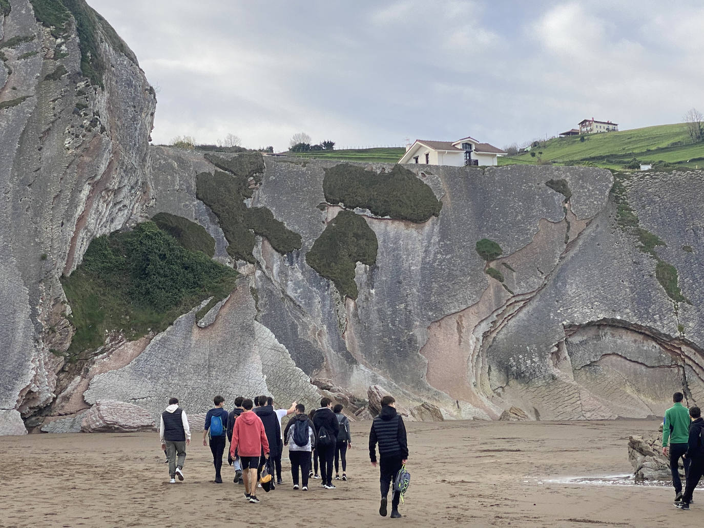 Oianguren institutuko DBH4ko ikasleak ezagutu