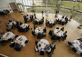 Panorámica de la comparecencia de Idurre Eskisabel, este viernes.