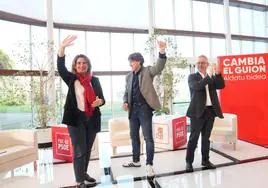 La vicepresidenta Teresa Ribera, junto a Eneko Andueza y Jose Ignacio Asensio, participa en un acto del PSE en San Sebastián.