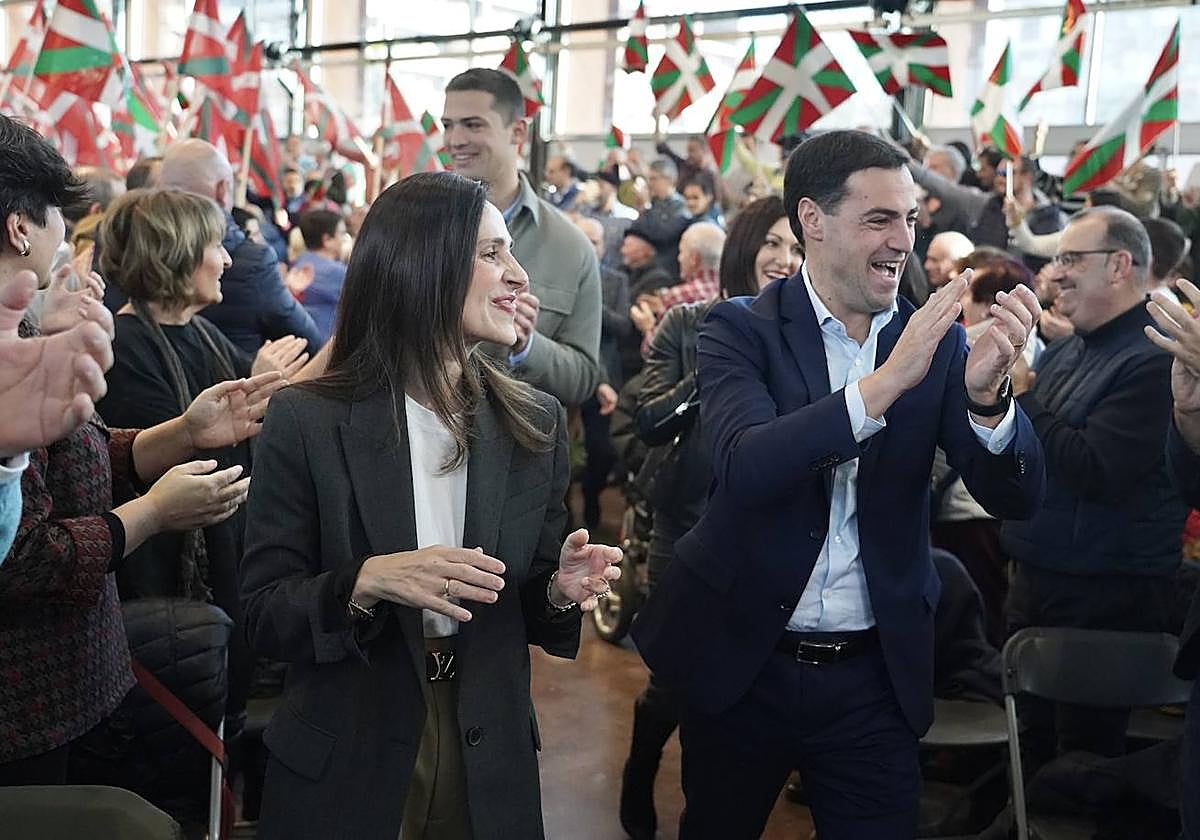 El candidato del PNV a lehendakari, Imanol Pradales, durante el acto de precampaña vasca del PNV.