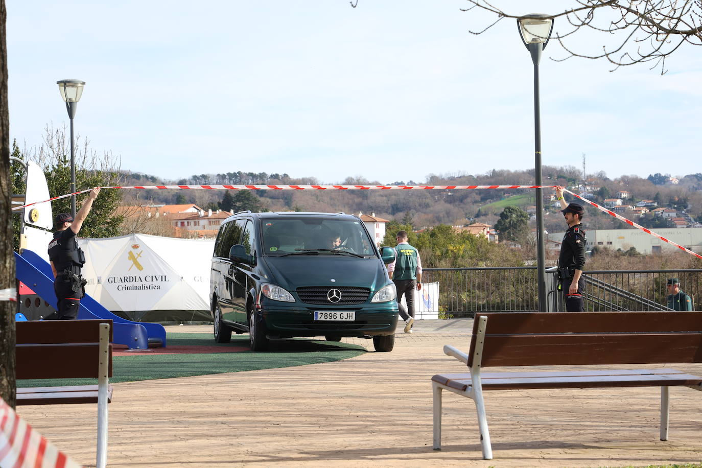Las imágenes del rescate de un cadáver en el río Bidasoa