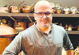 Jordi Vilà, en la cocina del reconocido Al Kostat.