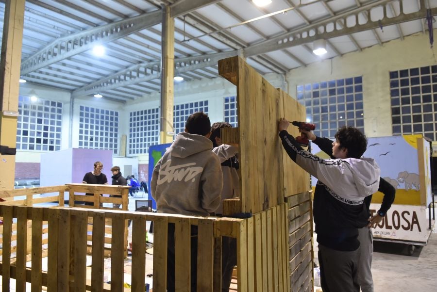 La fabrica de las carrozas del Carnaval de Tolosa