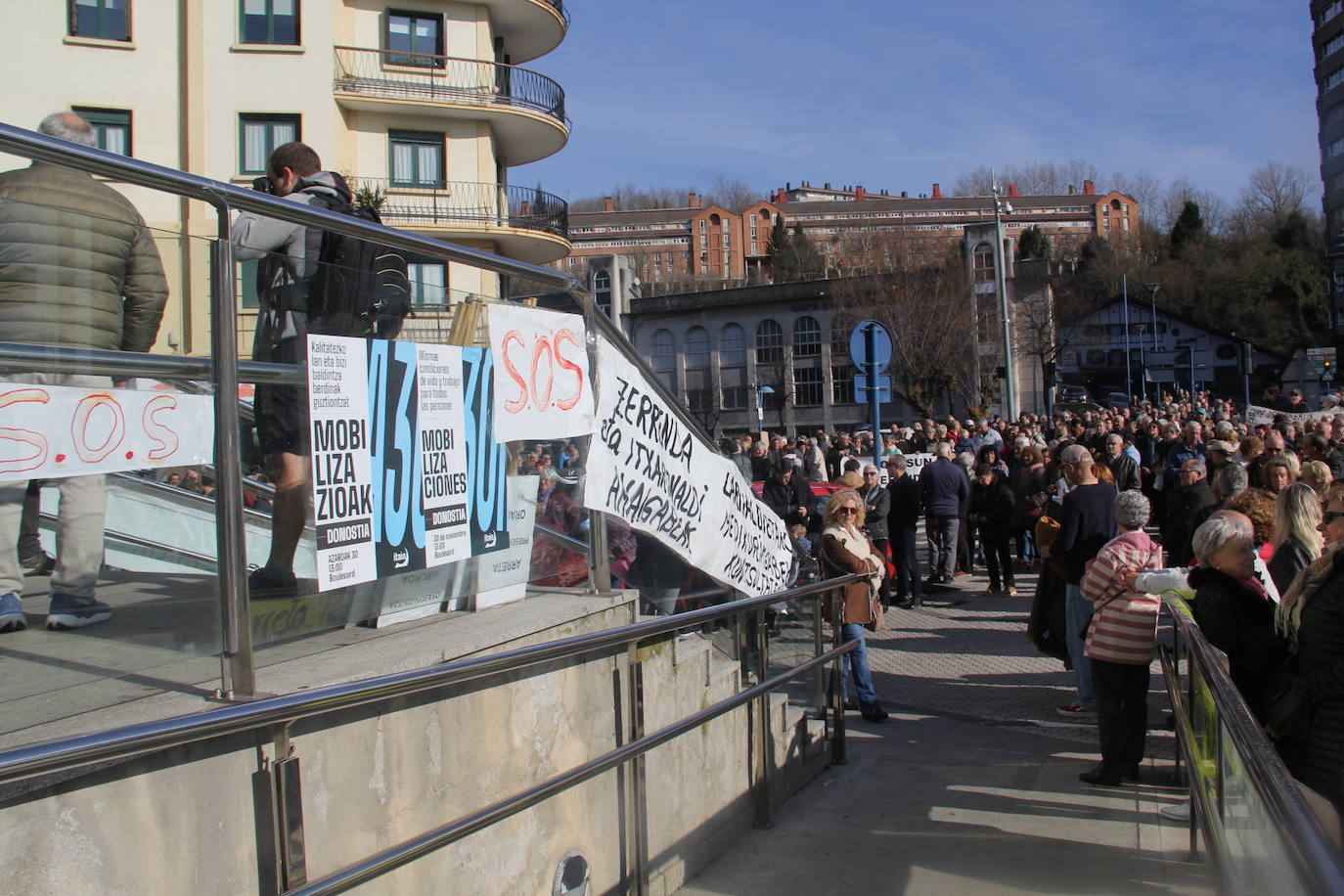 La protesta en Errenteria por Iztieta, en imágenes