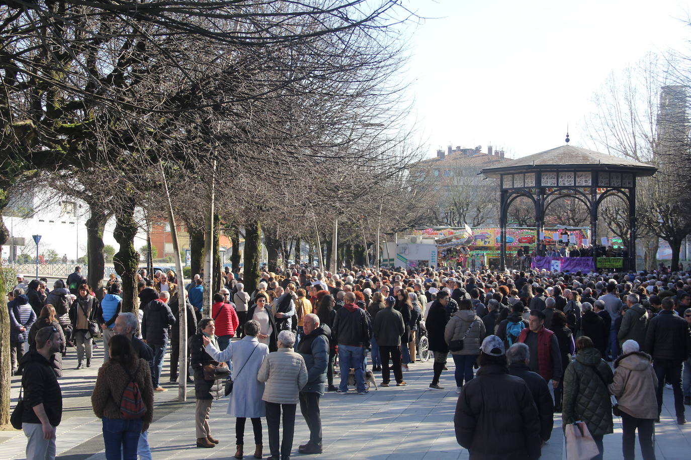 La protesta en Errenteria por Iztieta, en imágenes
