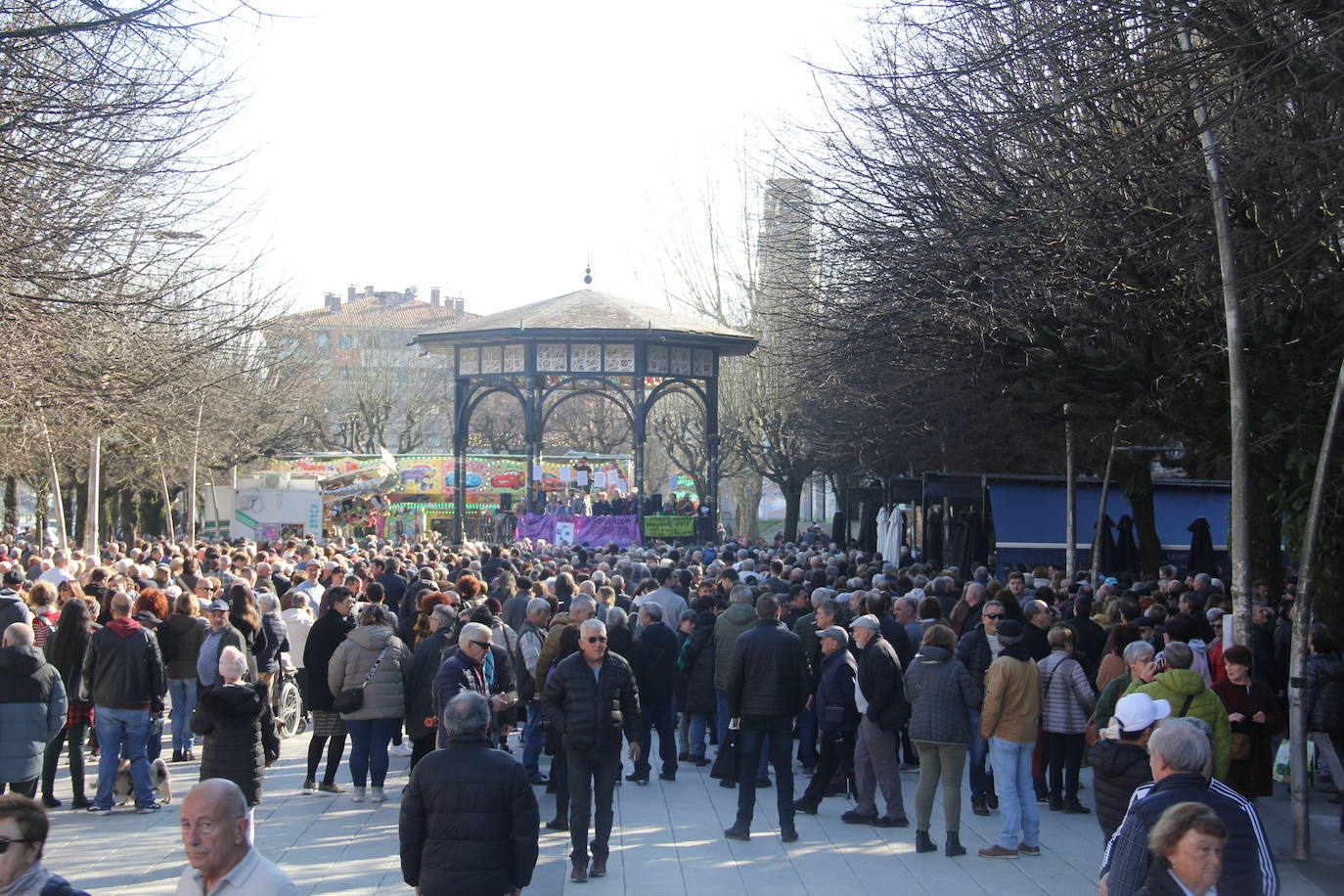 La protesta en Errenteria por Iztieta, en imágenes