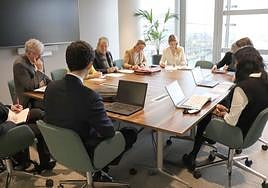 El consejero Azpiazu se reunió ayer en Londres con los inversores.