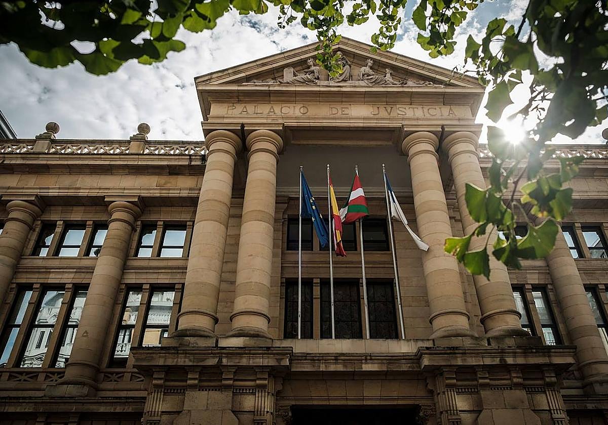 El acusado de un intento de homicidio con arma blanca en la Parte Vieja de Donostia no irá a prisión