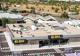 Uvesco se consolida en Madrid con la compra de los 31 supermercados del grupo Hiber