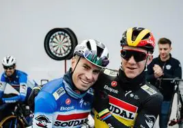 Mikel Landa y Remco Evenepoel comparten equipo esta temporada.