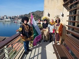 Los mayores de Pasai Donibane se encargan de abrir este viernes el Carnaval de Pasaia como ya ocurrió también hace un año.