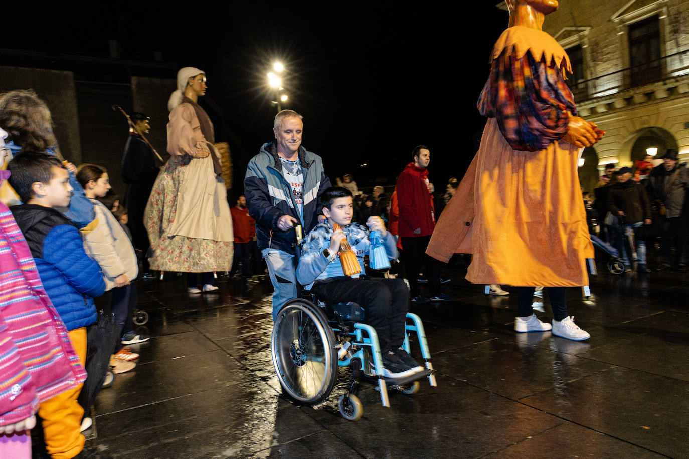 Zanpantzar ya se deja ver por las calles de Irun