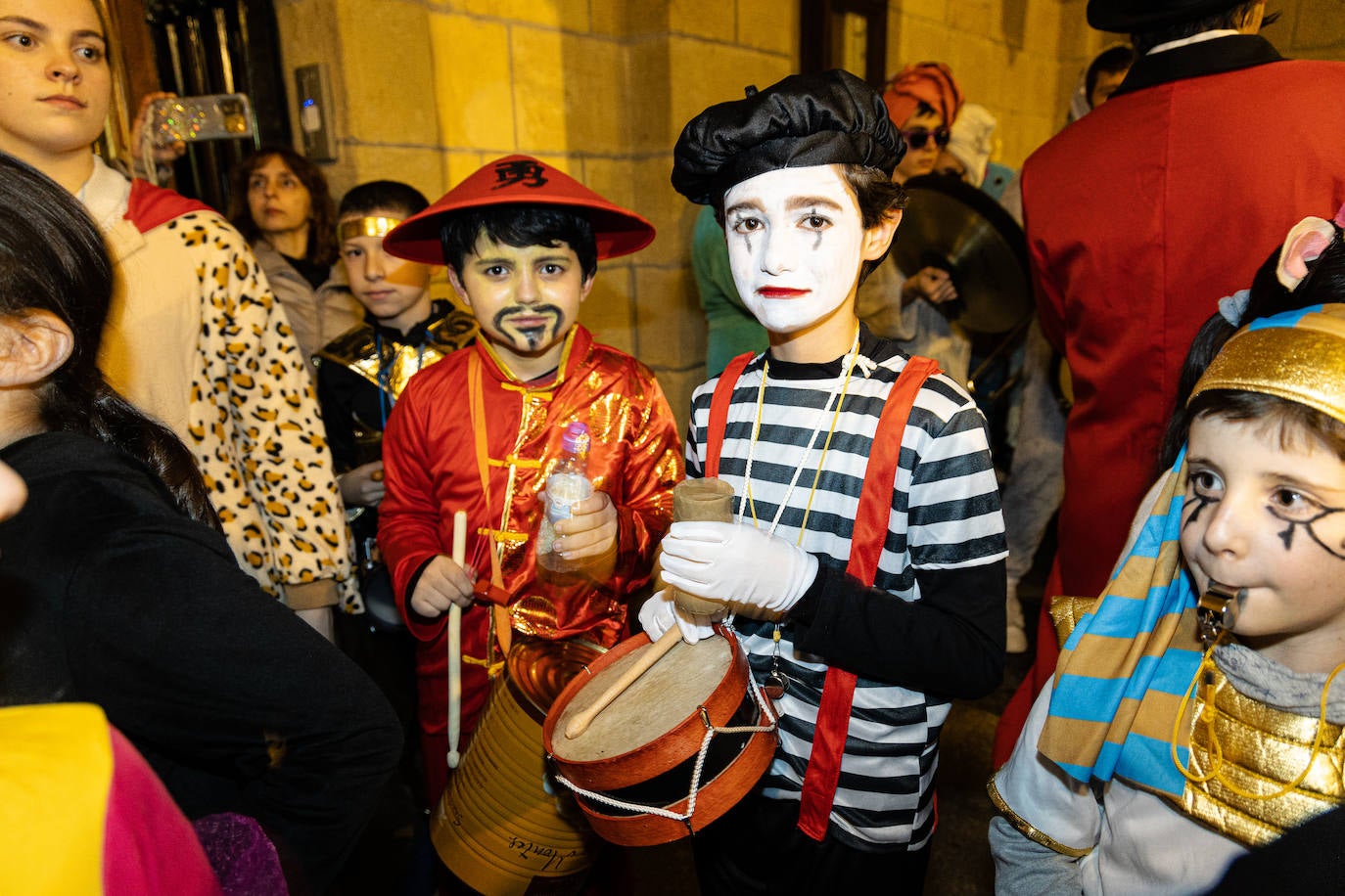 Zanpantzar ya se deja ver por las calles de Irun