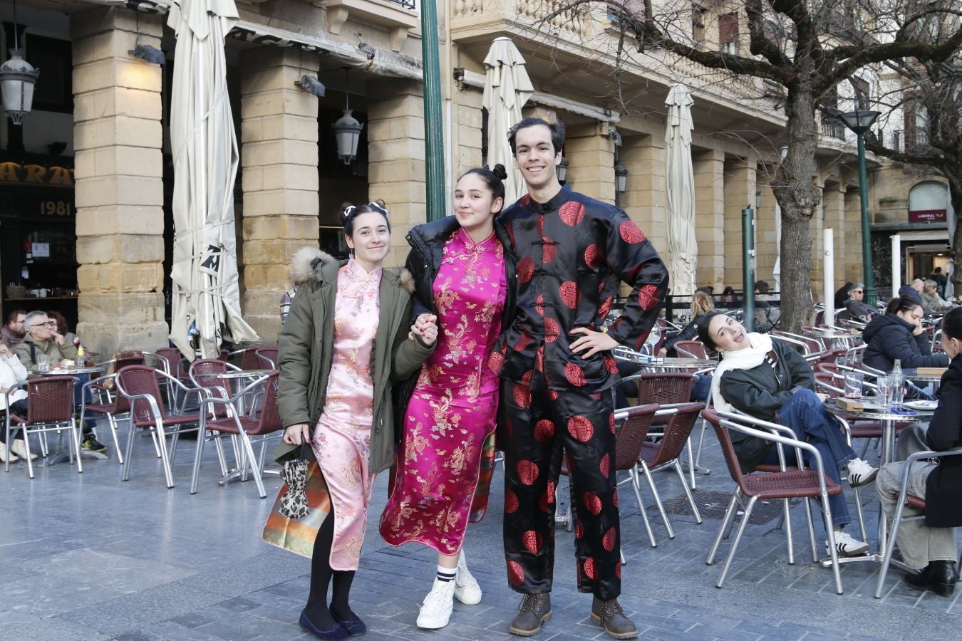 Los donostiarras se echan a la calle con el carnaval