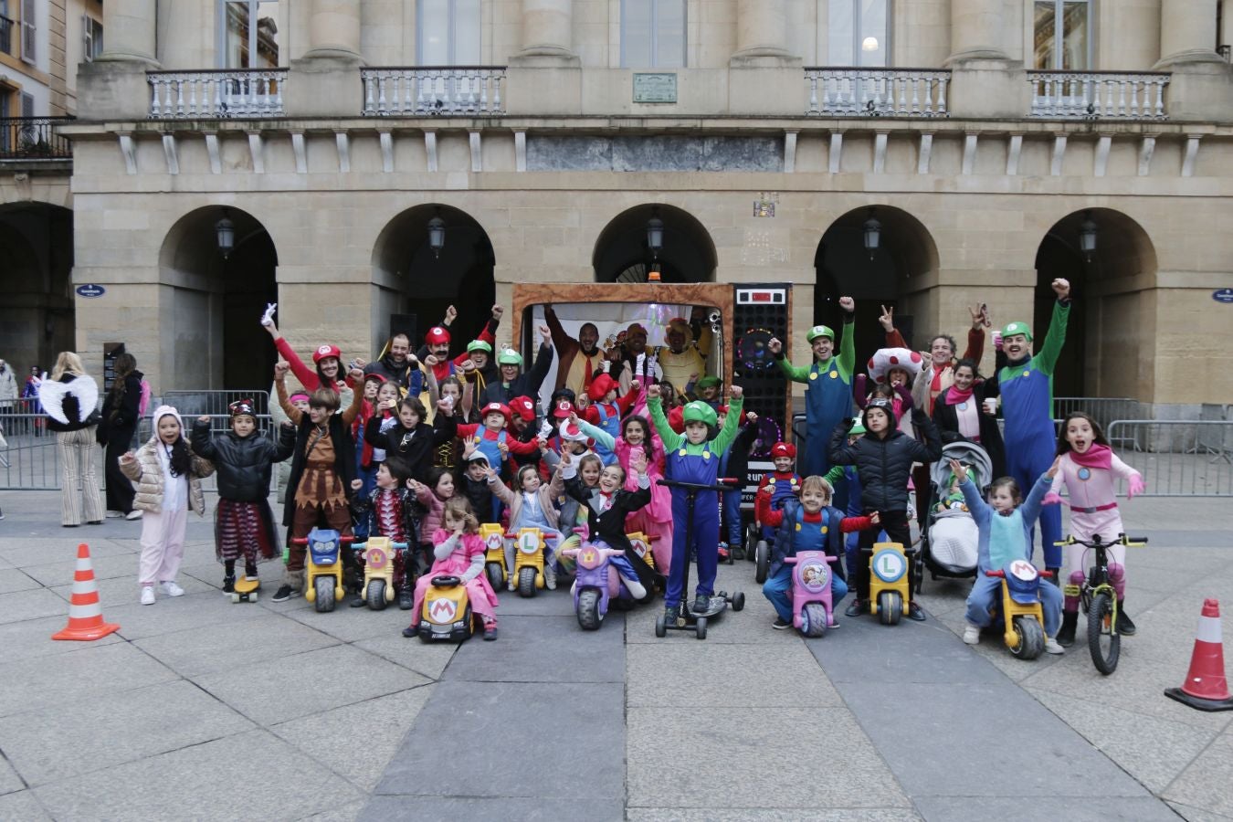 Los donostiarras se echan a la calle con el carnaval