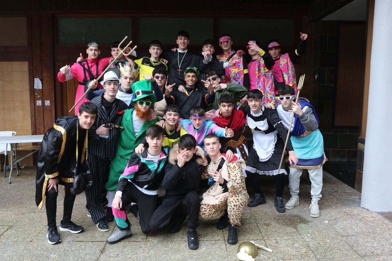 El color del carnaval impregna la localidad de Elgoibar