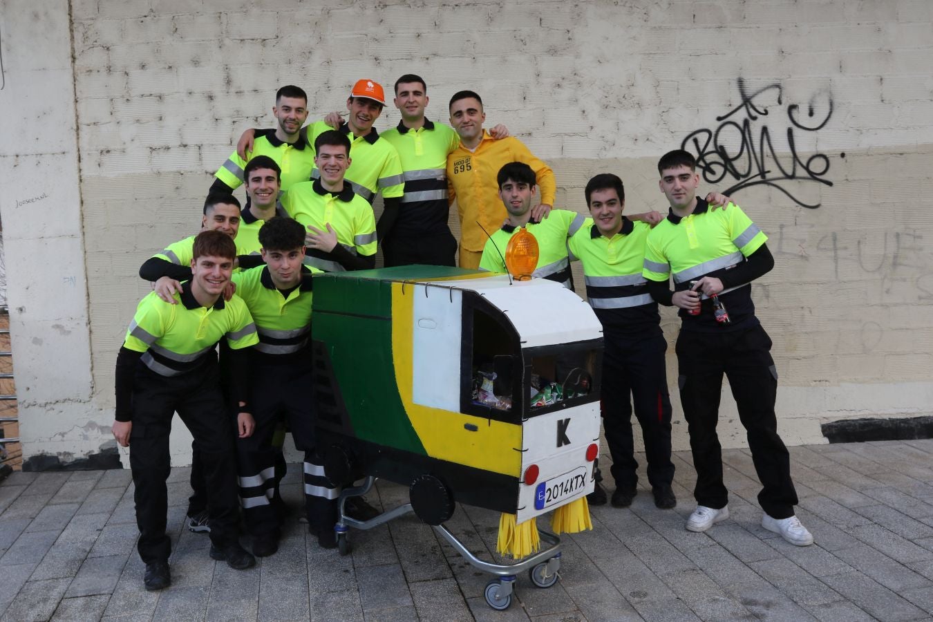 El color del carnaval impregna la localidad de Elgoibar