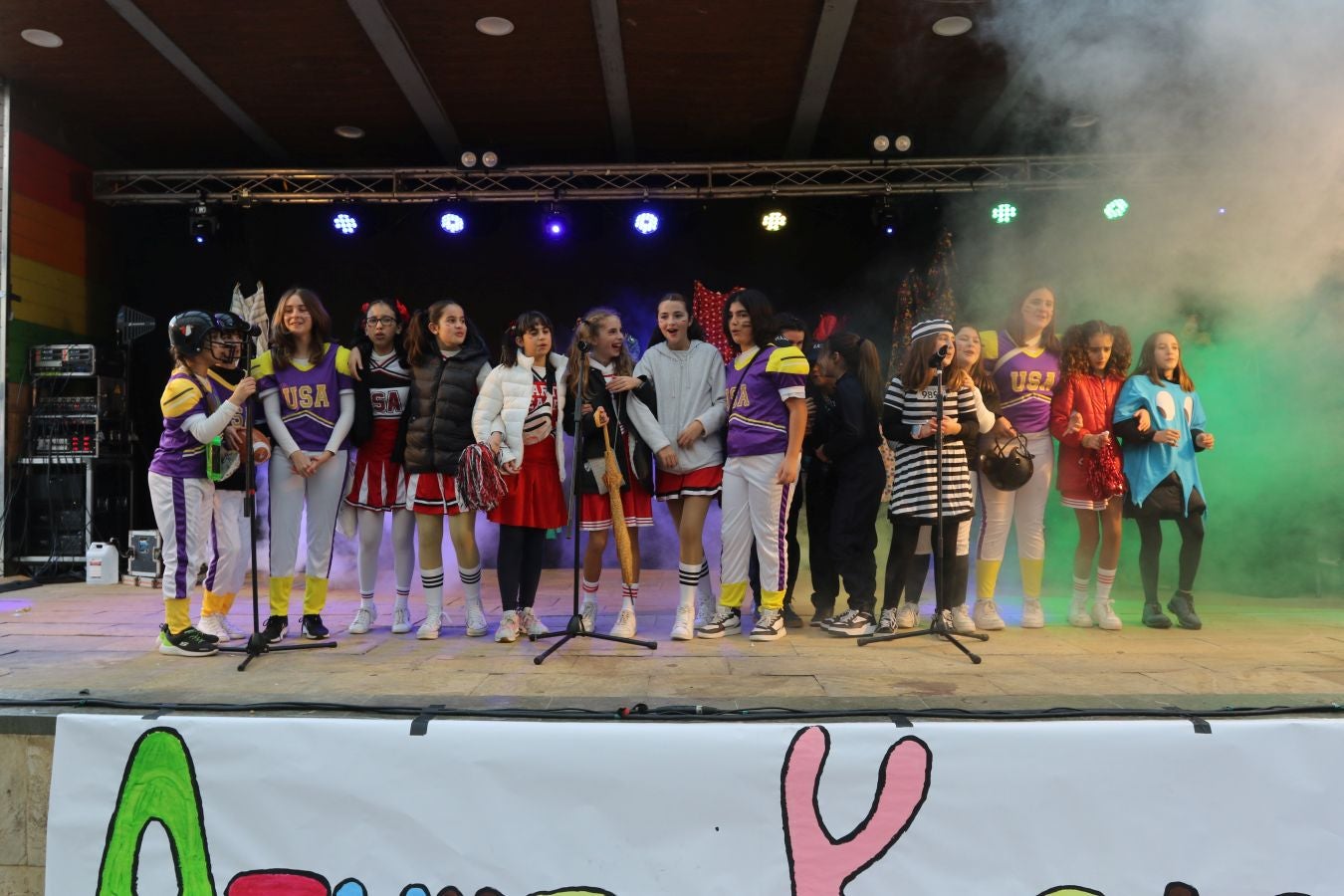 El color del carnaval impregna la localidad de Elgoibar