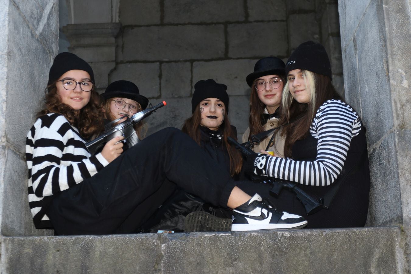 El color del carnaval impregna la localidad de Elgoibar