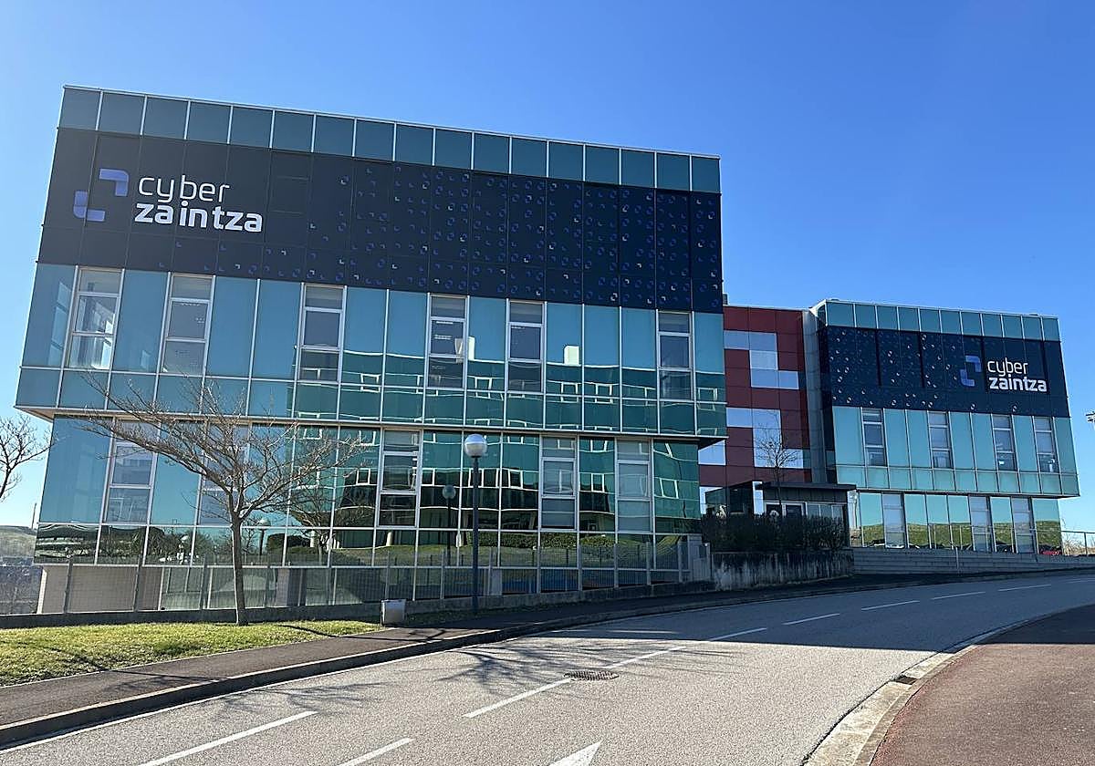 Exterior del edificio de Cyberzaintza.