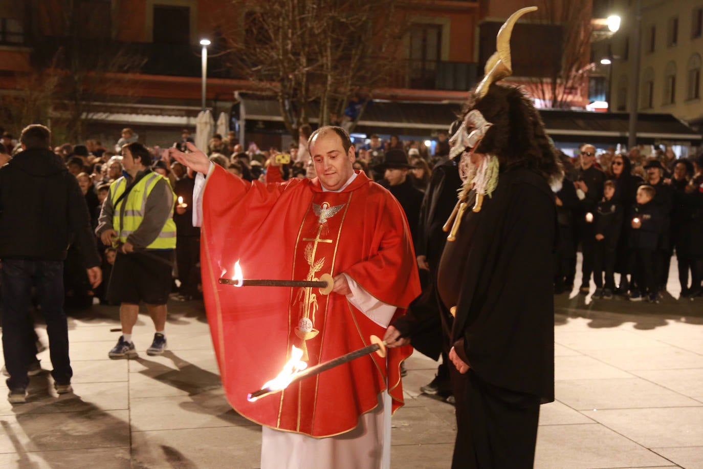 El entierro de la sardina de Irun, en imágenes