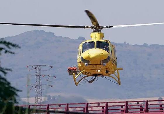 Helicóptero de Navarra que ha participado en incendios en Gipuzkoa cuando ha sido necesario.